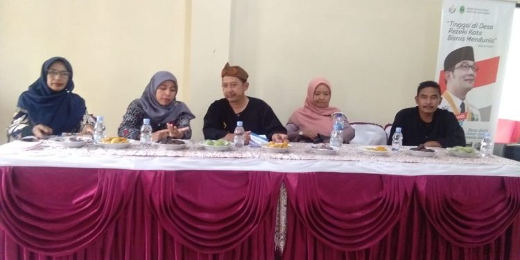 Berantas Bank Emok, Warga Desa Cikupa Bentuk Koperasi